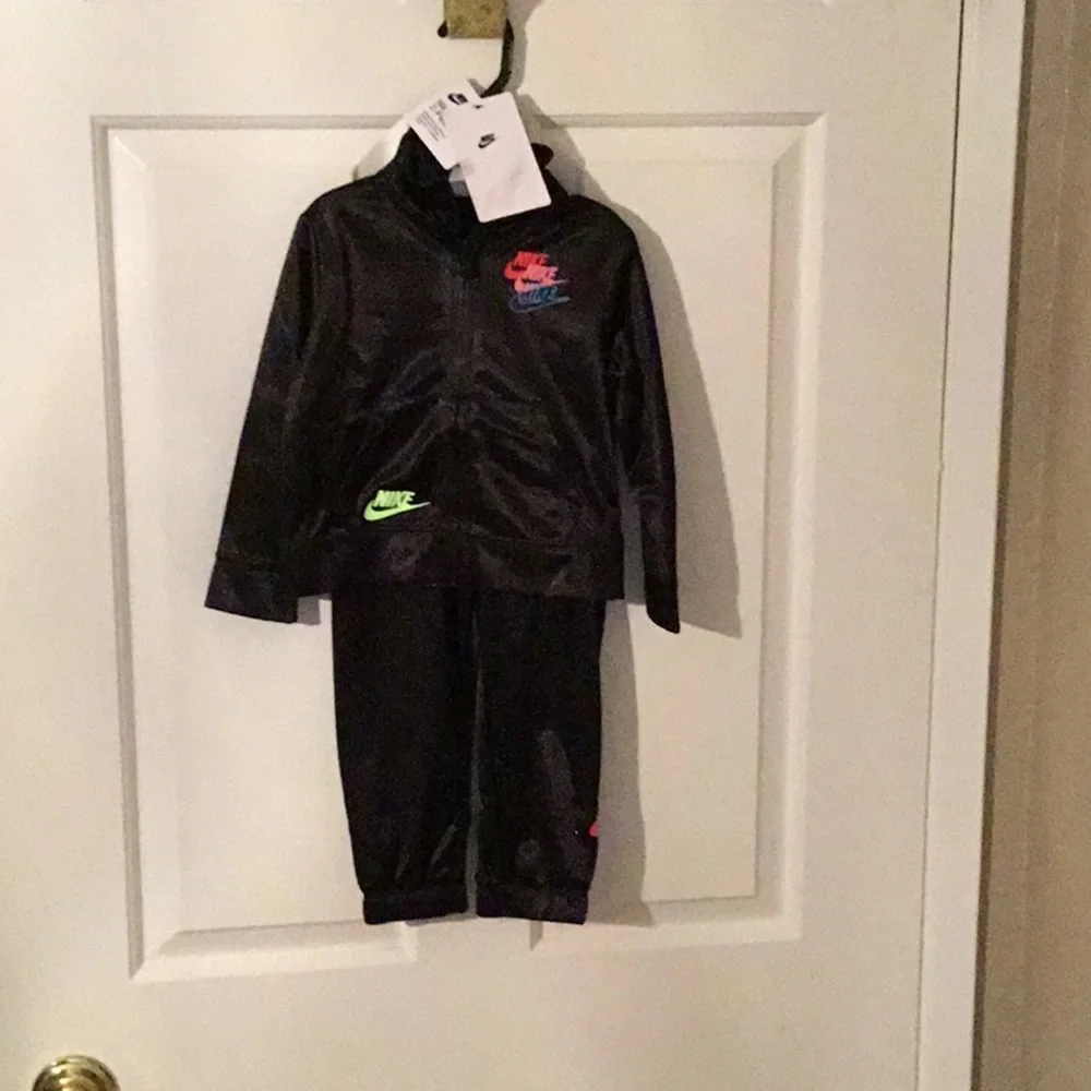 Nike 2- Piece Set